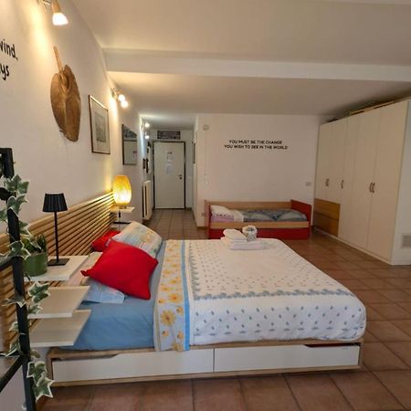 Timeless Home Deluxe Smart Cinema Suite With Netflix & Disney Parma Esterno foto
