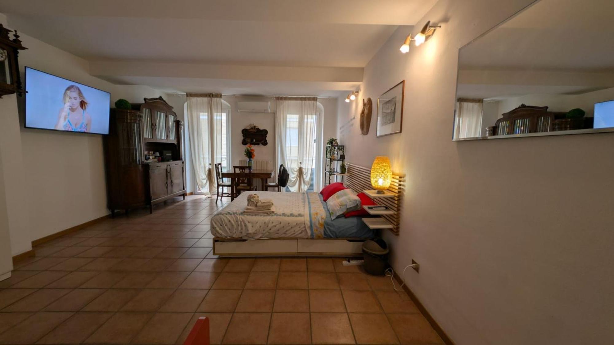 Timeless Home Deluxe Smart Cinema Suite With Netflix & Disney Parma Esterno foto