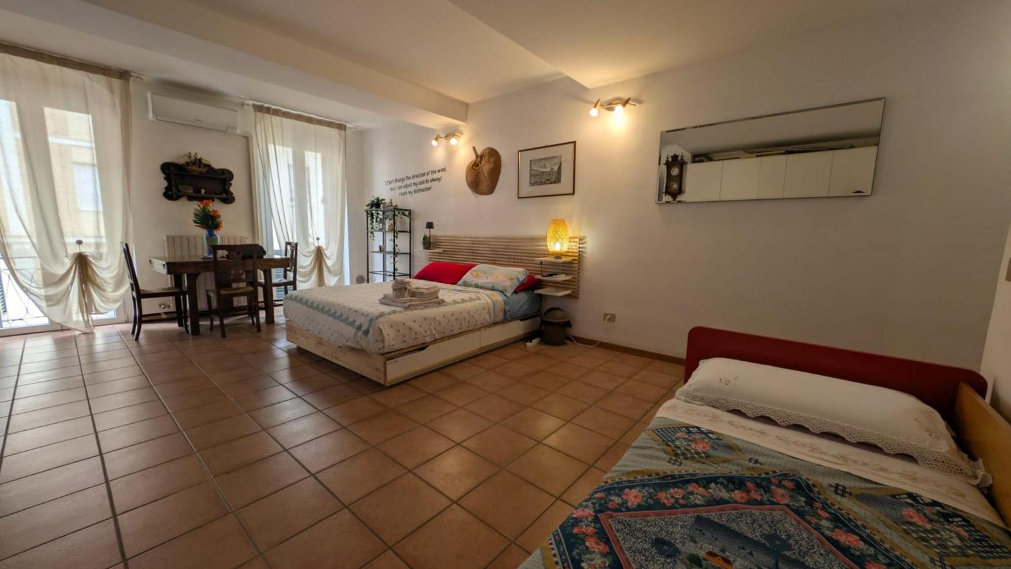 Timeless Home Deluxe Smart Cinema Suite With Netflix & Disney Parma Esterno foto